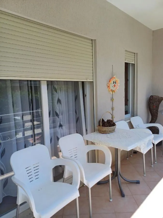 דורס Gjiri Lalzit Home